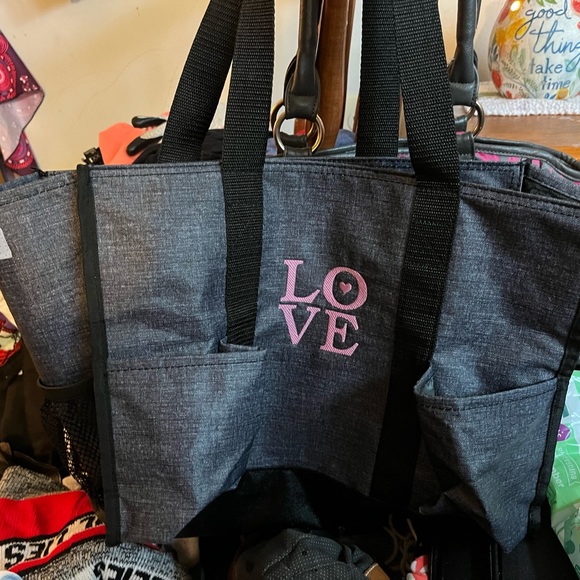 Handbags - Picture 9 of 16